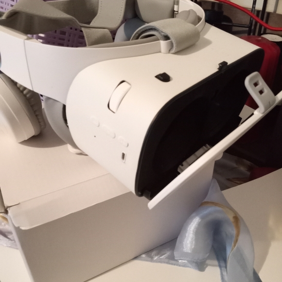 Bobova 3D VR Headset - Picture 2 of 4